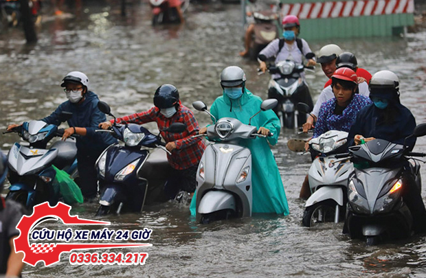 xe ga ngập nước chết máy 1